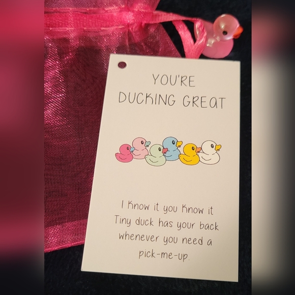 Pocket Hug Pink Duck - Picture 3 of 4